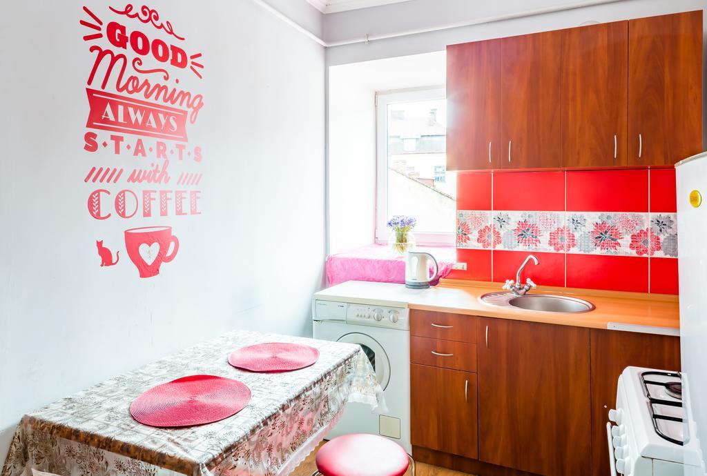 Rainbow Apartment Near Rynok Sq Львів Екстер'єр фото